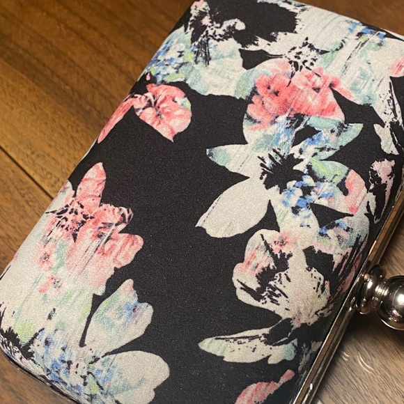 White House Black Market Floral Print Clutch - Picture 8 of 8